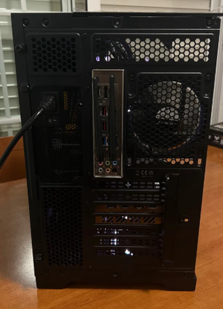 PC Gamer Ryzen 9 7900 + RX 7700XT