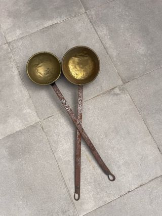 Pareja Cucharones Antiguos Latón y Hierro