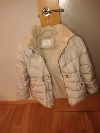 Plumas niña Zara beige Talla 11-12
