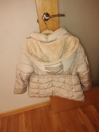 Plumas niña Zara beige Talla 11-12