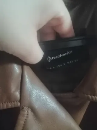 Cazadora efecto piel marrón