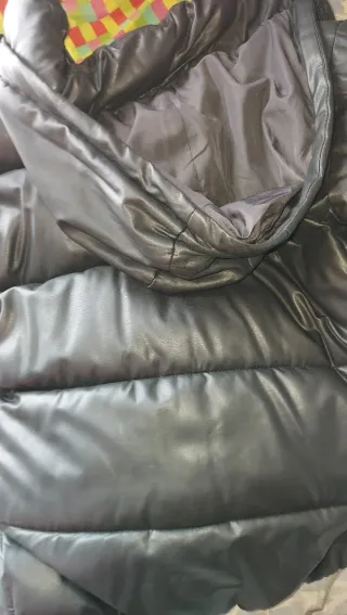 Cazadora efecto piel Pull&Bear Talla M Negra  31e