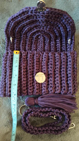 Bolso sobre morado handmade bandolera