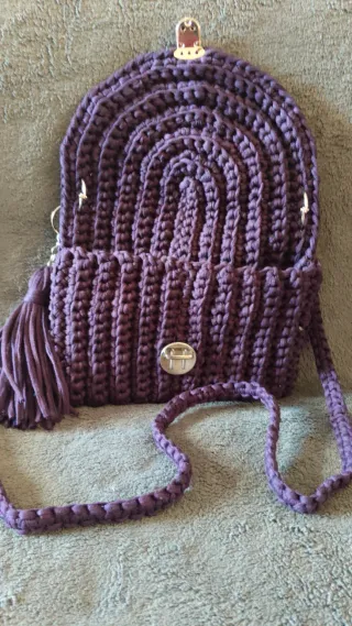 Bolso sobre morado handmade bandolera