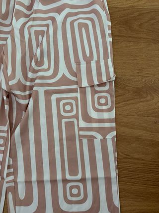 Pantalones anchos con estampado geométrico