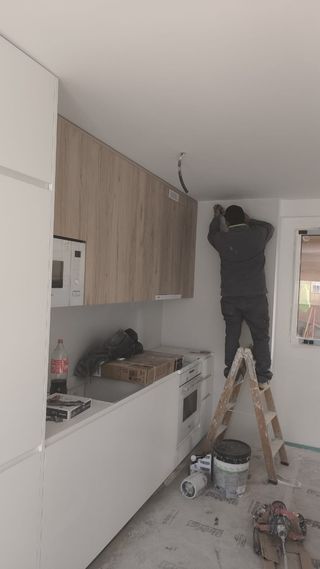 Servicios de Pintura, Alicatado y Electricidad