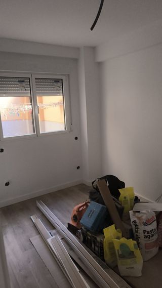 Servicios de Pintura, Alicatado y Electricidad