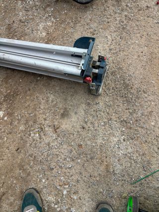 Ingletadora Bosch con mesa