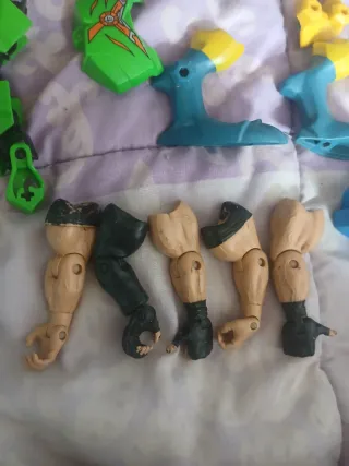 Piezas Jurassic World Hero Mashers, WWE y otros