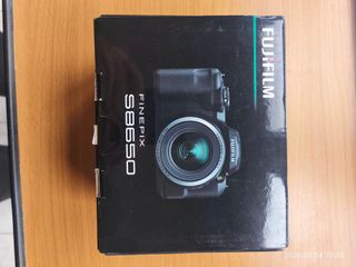 Fotocamera Fujifilm FinePix S8650 Rossa - Superzoom 36x