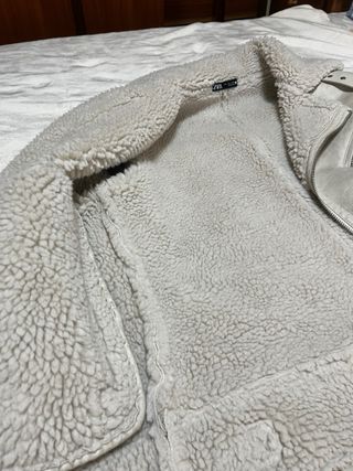 Chaqueta biker Zara borreguito beige