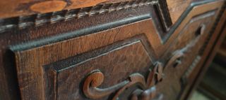 Comedor antiguo madera maciza tallada y original.