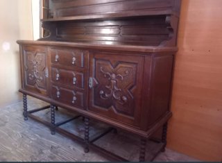 Comedor antiguo madera maciza tallada y original.