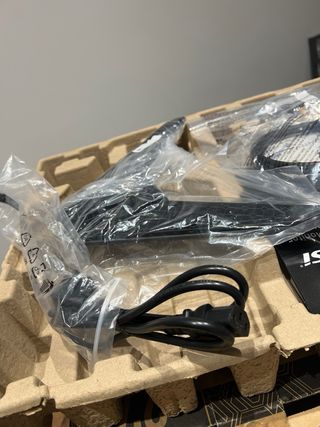 Monitor Curvo Gaming MSI MAG 27 FHD  *NUEVO*