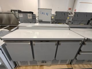 MESA DE PREPARACION REFRIGERADA EN ACERO INOXINOXI