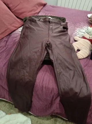 Pantalones moradosocuro