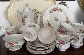 Jarra Moss Rose - Royal Albert