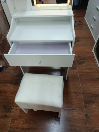 Tocador con luces LED