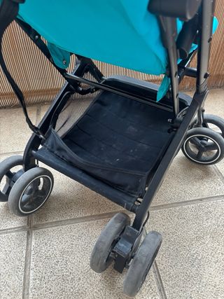 Cochecito de bebé azul