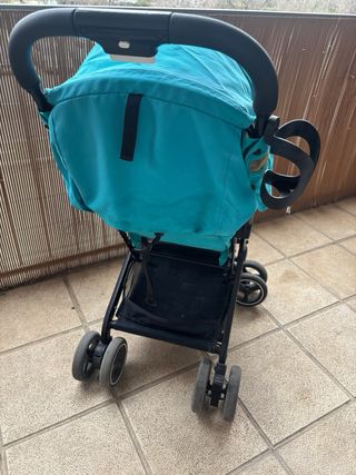 Cochecito de bebé azul