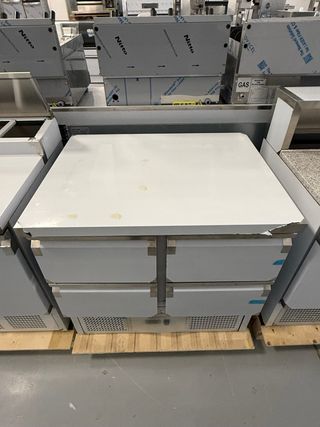 MESA FRIA CON CAJONES