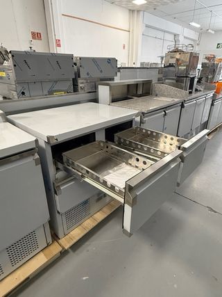 MESA FRIA CON CAJONES