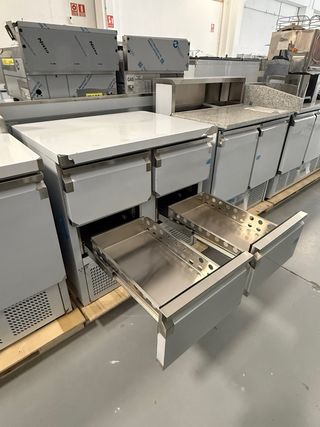 MESA FRIA CON CAJONES