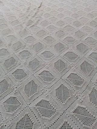 Colcha ganchillo antigua beige