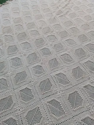 Colcha ganchillo antigua beige