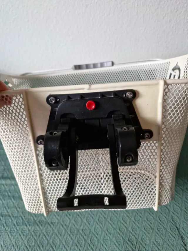 Cesta metálica para bicicleta