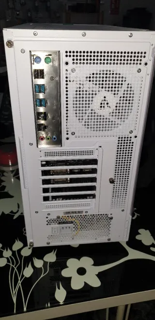 Ordenador PC Blanco