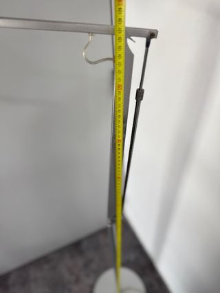 Lámpara de pie articulada metálica