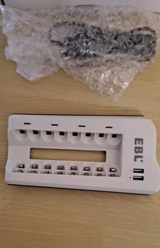 Caricabatterie per batterie AA AAA EBL