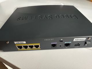 Router Cisco 857 + Cable Consola