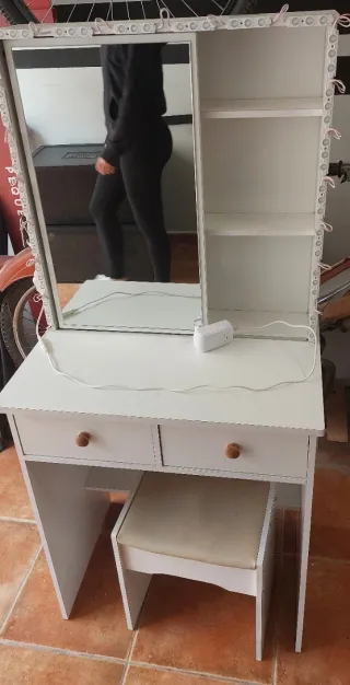 TOCADOR DE MAQUILLAJE NIÑA(mirar bien las medidas)