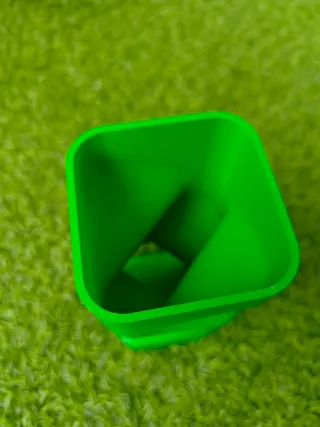 Torre de dados diseño irregular