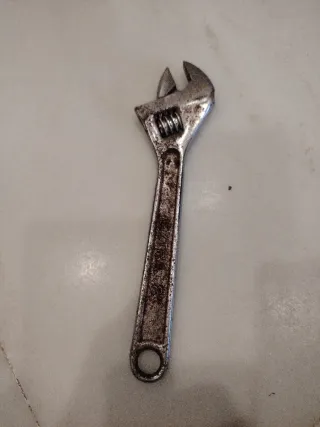 Llave inglesa ajustable