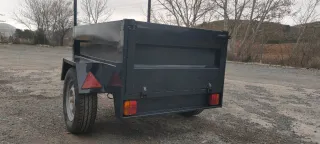 Remolque de carga tramed.