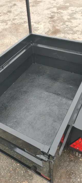 Remolque de carga tramed.