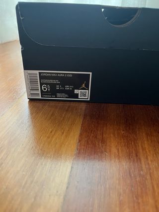 Jordan Max Aura 2 Negro Blanco