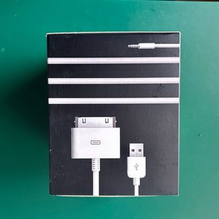 CAJA - SOLO LA CAJA- y 5 BASES DE ADAPTACION IPODs
