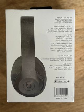 Beats Studio Pro Negros