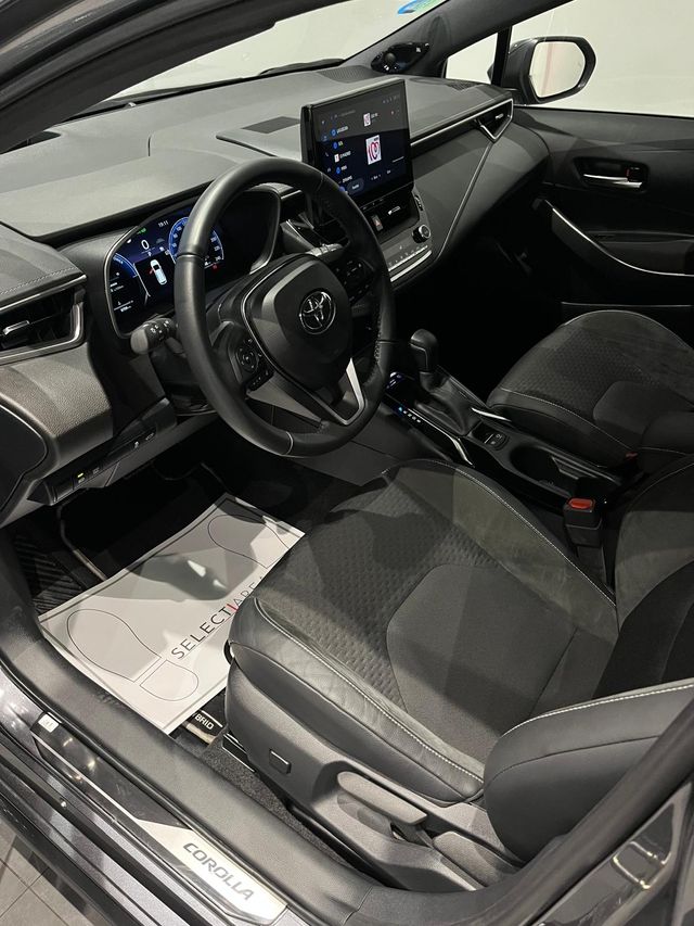TOYOTA Corolla 1.8 140H Style Touring Sport - 2025