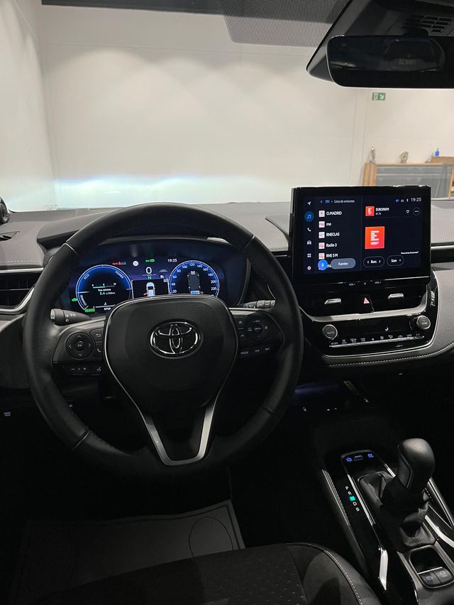 TOYOTA Corolla 1.8 140H Style Touring Sport - 2025