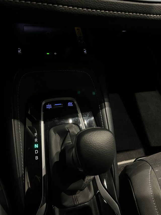 TOYOTA Corolla 1.8 140H Style Touring Sport - 2025