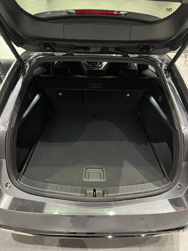 TOYOTA Corolla 1.8 140H Style Touring Sport - 2025