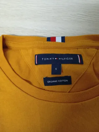 Camiseta Tommy Hilfiger Hombre  Color mostaza