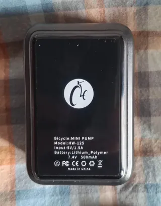 Mini bomba de aire para bicicleta.