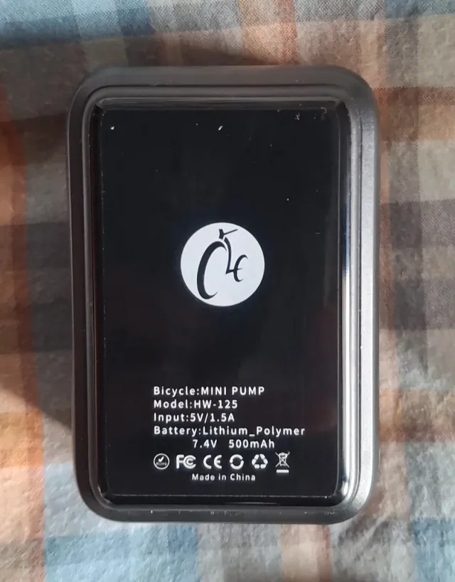 Mini bomba de aire para bicicleta.