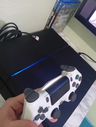 Consola PS4 Negra + Mando y Auriculares